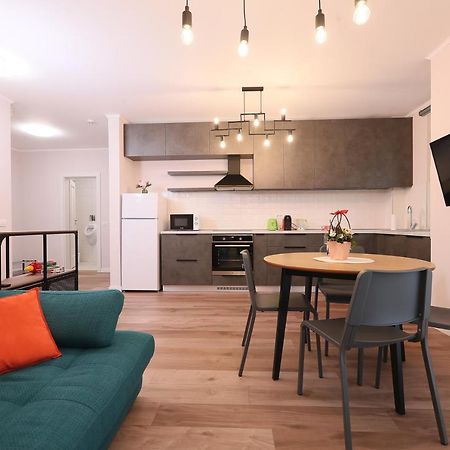 Julia'S Apartment Oradea Dış mekan fotoğraf