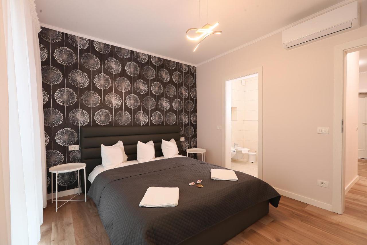 Julia'S Apartment Oradea Dış mekan fotoğraf